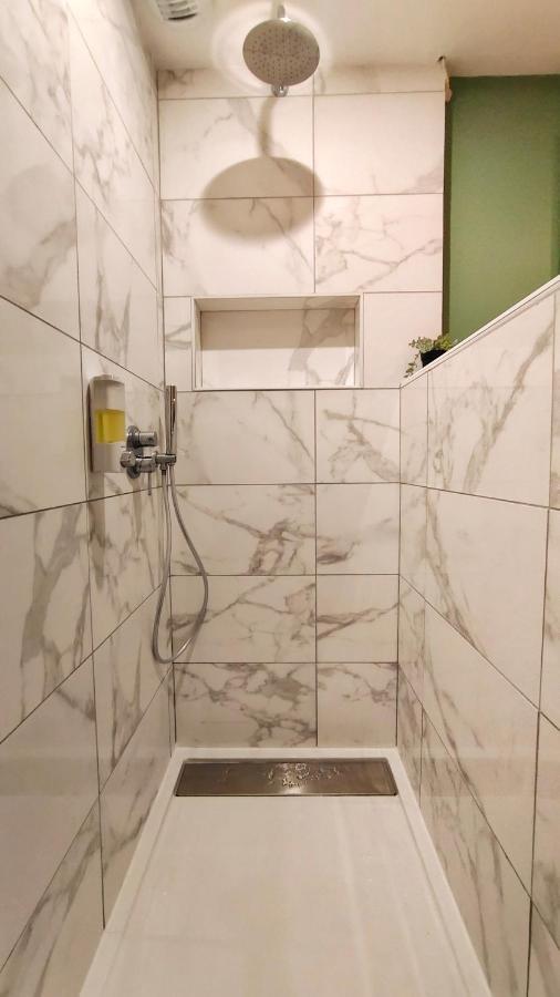 Votre Escale Jungle Sauna & Spa Niort Kültér fotó